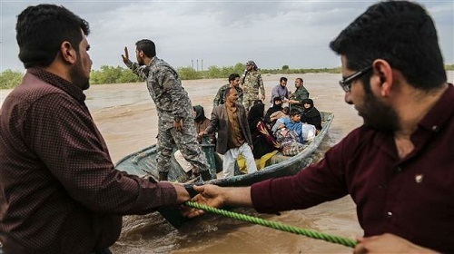 Iran oằn mình đối phó với trận lụt lịch sử làm 57 người chết