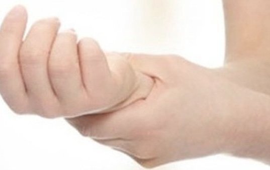 Nguyên nhân dẫn đến bệnh tê tay