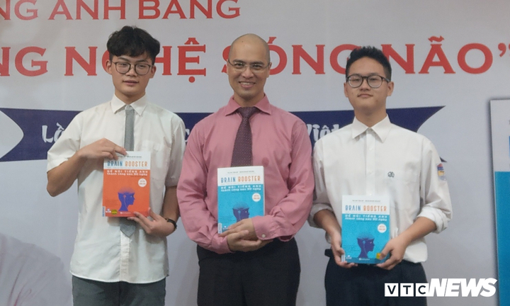 Công nghệ sóng não giúp học tiếng Anh chỉ trong 45 ngày