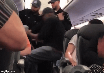 Bác sĩ gốc Việt bị kéo lê khỏi máy bay bất ngờ lên tiếng sau 2 năm giữ im lặng