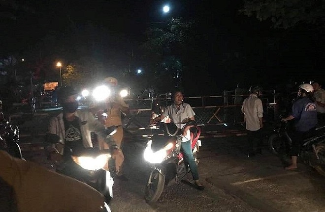 Trên đường đi học về, học sinh lớp 8 bị tàu hỏa đâm tử vong