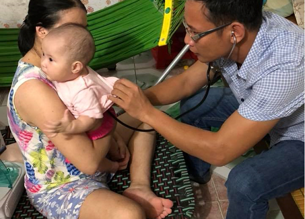 Bác sỹ Tô Quang Huy: Nỗ lực giúp mẹ Việt nuôi con không kháng sinh 