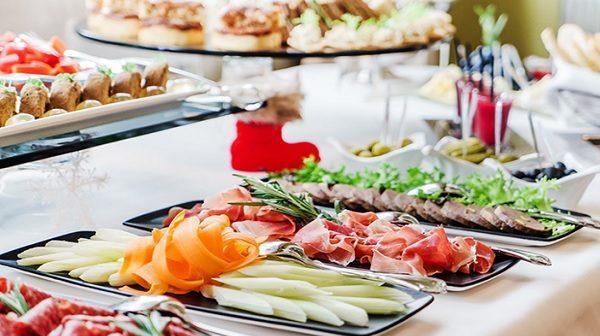 Tổ chức sự kiện, đặt tiệc tại nhà: Xu hướng mới lên ngôi trong dịch vụ ăn uống