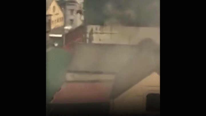 Video: Thót tim khoảnh khắc người đàn ông nhảy khỏi nhà 5 tầng đang bốc cháy dữ dội để thoát thân