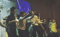 Video: Danh hài Hoài Linh nhảy cực sung trong đám cưới gây sốt mạng xã hội