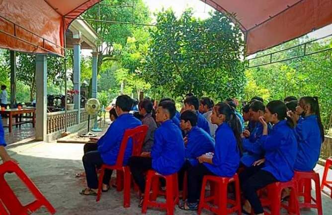 Nhói lòng bài thơ cô giáo tiễn nam sinh mồ côi bị cậu ruột chém tử vong trong ngày giỗ mẹ