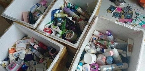 Bắt giữ cơ sở sản xuất mỹ phẩm giả với gần 10.000 lọ mỹ phẩm nhái ở Nghệ An