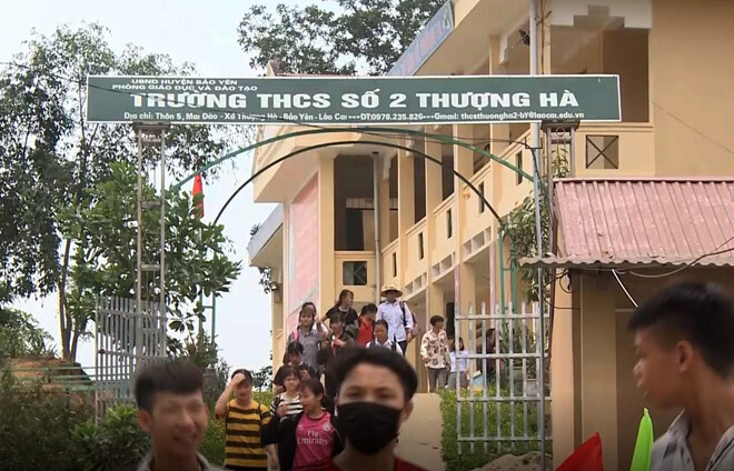 Vụ thầy giáo bị “tố” làm học sinh lớp 8 mang thai ở Lào Cai: Bất ngờ trước gia cảnh của người thầy
