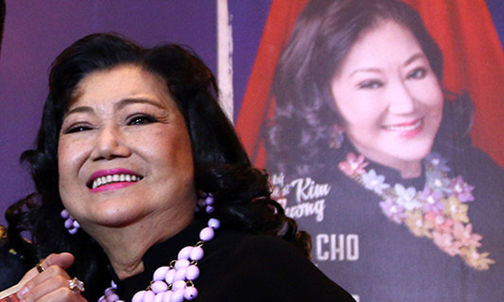 Ngôi sao Sài Gòn chấp nhận làm tỳ nữ dâng rượu trên đất Pháp để nuôi dưỡng đam mê