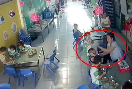 Bảo mẫu đánh liên tiếp vào đầu trẻ ở Long An tiết lộ lý do khó tin