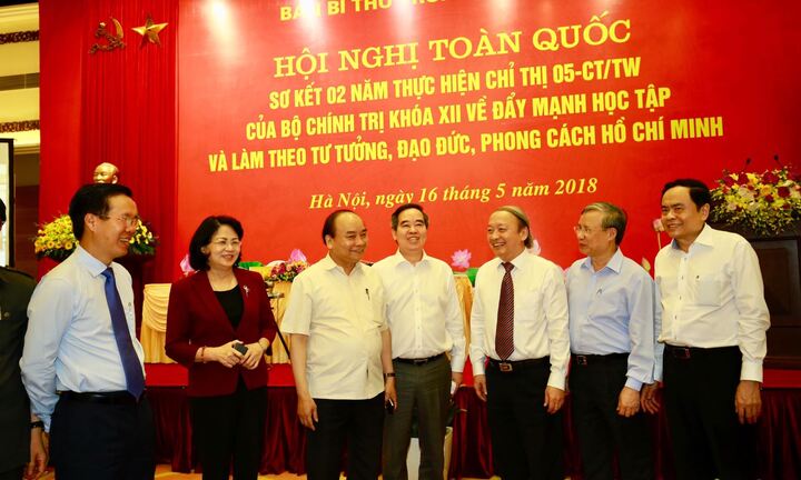 Vai trò, vị trí, tầm quan trọng của vấn đề đạo đức, trách nhiệm của cán bộ, công chức