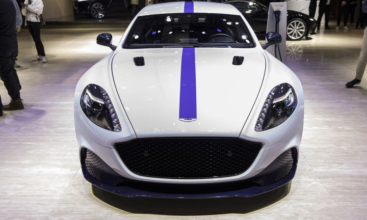 Aston Martin ra mắt