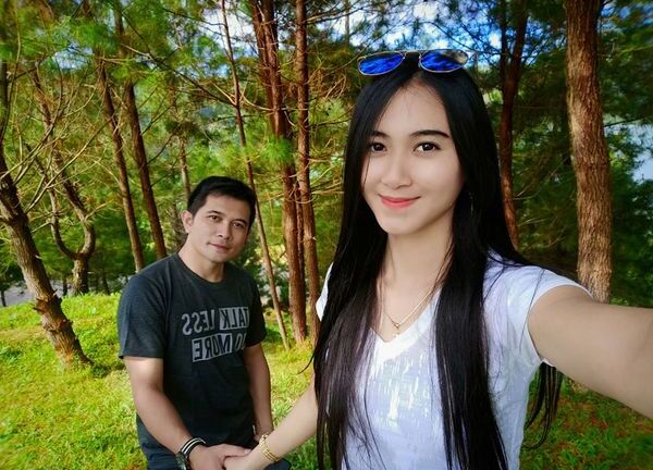 Nữ sinh phải lòng thầy giáo từ năm 13 tuổi và cái kết ngọt ngào sau 7 năm chờ đợi