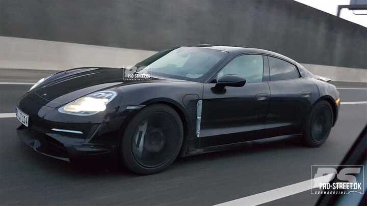 Hé lộ những hình ảnh đầu tiên của  "ngựa chiến " siêu mạnh Porsche Taycan