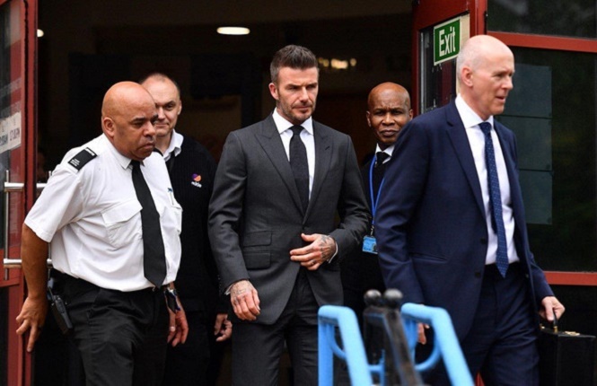 David Beckham bị treo bằng 6 tháng vì dùng điện thoại khi lái xe 