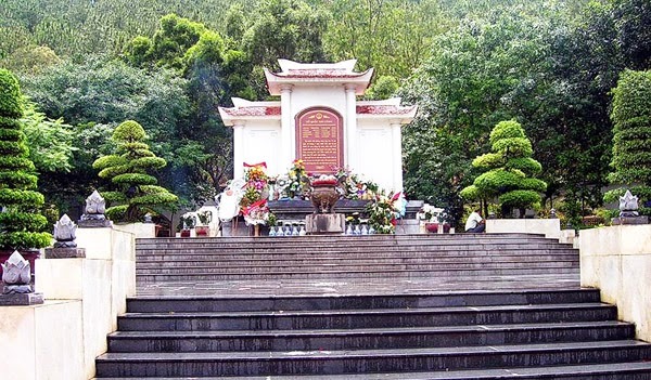 Ngã ba Đồng Lộc - tráng ca bất tử và bài thơ đọc trước anh linh người em gái