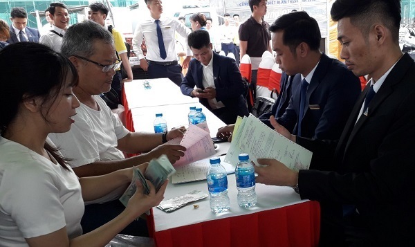 Bàn giao sổ dự án khu nhà ở thương mại đẳng cấp châu Âu tại Bình Dương 