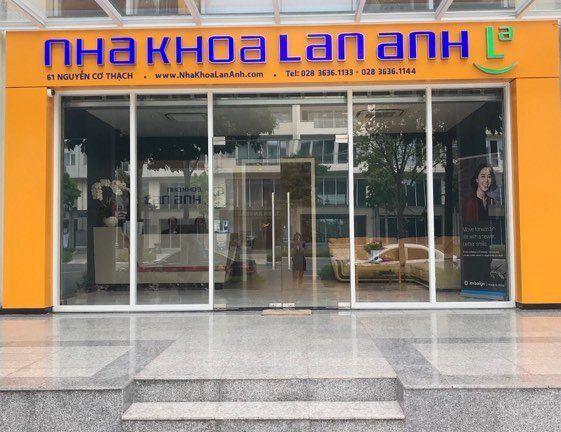 Nha khoa Lan Anh tư vấn thực hiện dịch vụ không phép, đẩy rủi ro cho bệnh nhân?
