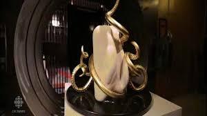 Video: Cận cảnh viên ngọc trai quý nặng 27 kg 