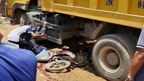 Tin tai nạn giao thông mới nhất ngày 12/5/2019: Nam sinh lớp 9 tử vong trên đường đi học về