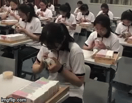 Video: Kinh ngạc trước khả năng đếm tiền nhanh như máy của sinh viên ngành ngân hàng