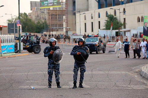 Tên lửa bất ngờ rơi ngay sát Đại sứ quán Mỹ ở Iraq giữa lúc căng thẳng leo thang