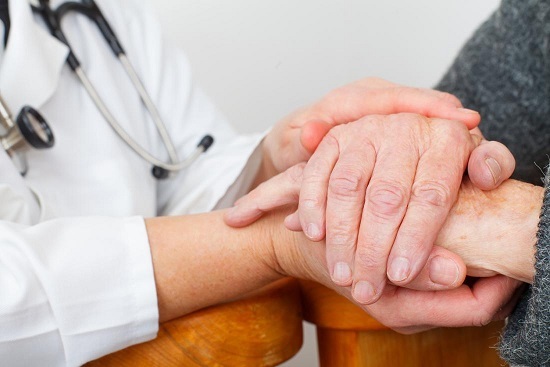 Run tay chưa chắc là bệnh Parkinson nhưng không thể xem thường!