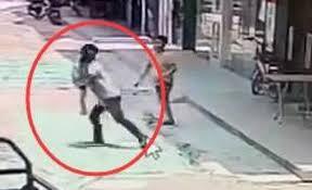 Video: Chặn đứng gã đàn ông liều lĩnh bắt cóc trẻ em giữa ban ngày