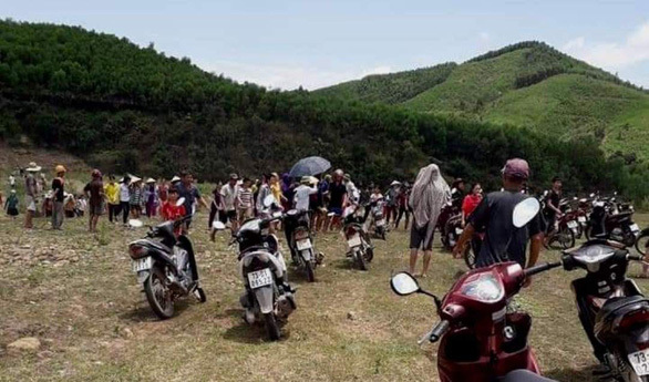 Bàng hoàng phát hiện thi thể 3 nữ sinh đuối nước sau khi đi tổng kết năm học về