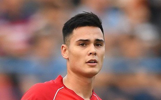 Cầu thủ Việt kiều Adriano Schmidt được thầy Park quan tâm trước thềm King's Cup?