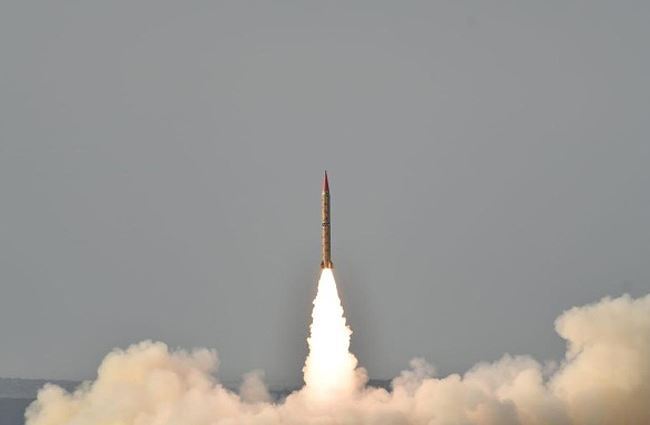 Video: Tên lửa đạn đạo Shaheen-II của Pakistan rời bệ phóng