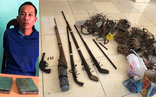 Bắt giữ đối tượng mua bán heroin, thu giữ nhiều vũ khí nóng