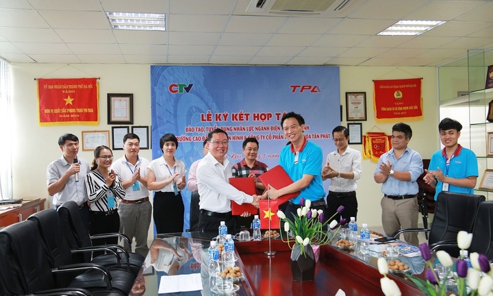 Trường CĐTH ký kết thỏa thuận hợp tác, tạo cơ hội cho sinh viên ra trường