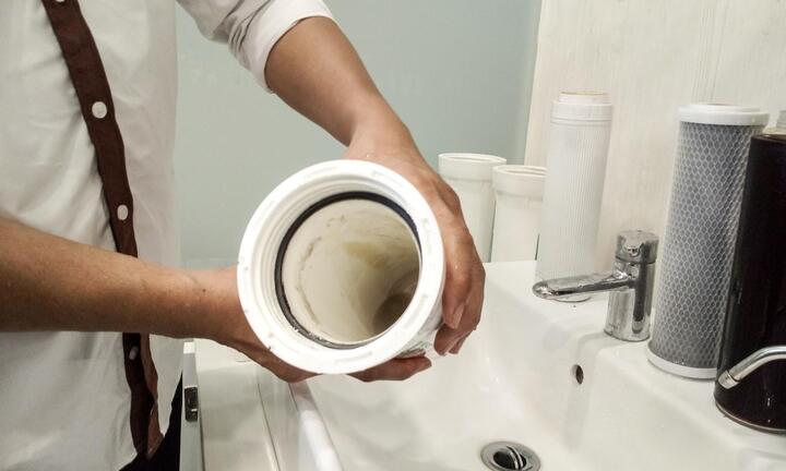 Mua máy lọc nước Ion canxi Geyser được nhắc lịch thay lõi định kỳ tự động