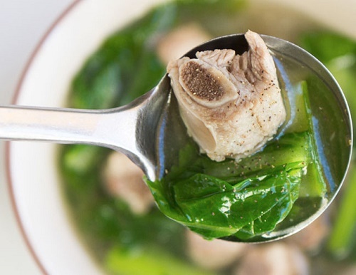 Cách nấu món canh sườn cải bẹ ngon hết ý cho bữa tối