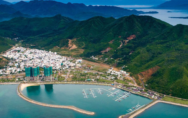 Bloomberg: Bến du thuyền cho giới siêu giàu từ làng chài ở Nha Trang