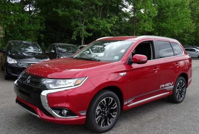 Mitsubishi Outlander tại Việt Nam bị triệu hồi do lỗi phanh đỗ phía sau