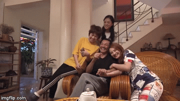 “Về nhà đi con” tập 36: Ánh Dương bị bố dặn không được đánh chồng