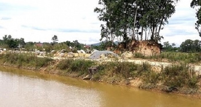 Nghệ An: Tìm thấy thi thể cụ bà 84 tuổi ngã xuống kênh tử vong khi rửa cỏ cho bò