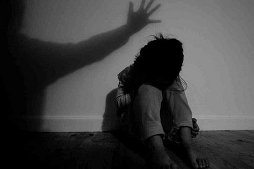 Tạm giữ hình sự nam thanh niên nghi dâm ô bé gái 4 tuổi