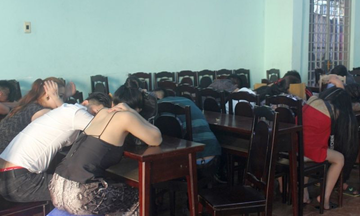 Tin tức pháp luật mới nóng nhất hôm nay 9/6/2019: Tạm giữ 47 đối tượng “phê” ma túy ở quán karaoke