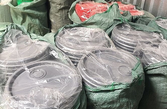 Sau xăng giả, triệt phá đường dây dầu nhớt giả quy mô lớn ở TP.Hồ Chí Minh