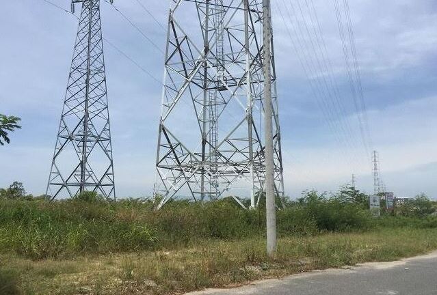 Đà Nẵng: Nam thanh niên bất ngờ leo lên trụ điện cao thế rồi rơi xuống đất tử vong