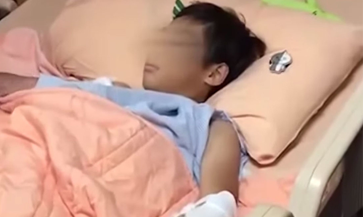 Vỡ bồn rửa tay, bé trai 10 tuổi nhập viện cấp cứu do bị thương nặng