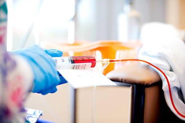 Bệnh nhân ung thư gan nên điều trị bằng phương pháp Đông y hay Tây y