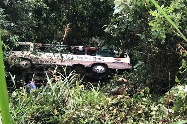 Tin tức tai nạn giao thông mới nhất hôm nay 3/7/2019: Xe khách lao xuống vực, 2 người tử vong