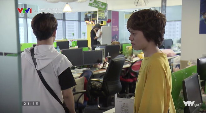 Phim Về nhà đi con tập 58: Dương sốc, dầm mưa sau nhìn thấy chú Quốc hôn chị Huệ