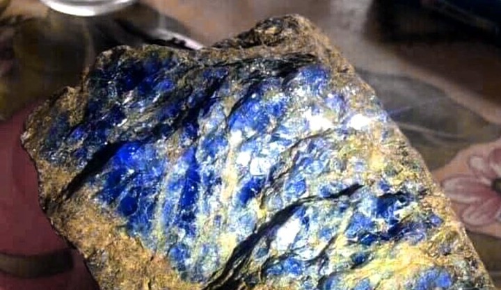 Phó chủ tịch huyện Lục Yên tiết lộ bất ngờ về viên đá quý bán được 3,8 tỷ đồng