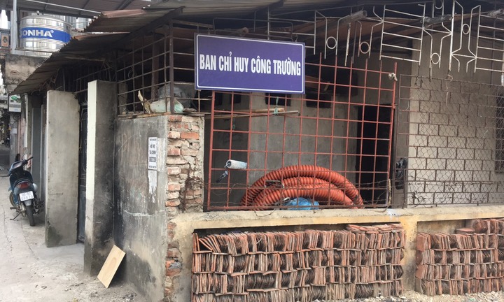 Chống sạt lở bờ hữu sông Nhuệ: Chậm tiến độ, nhà thầu “phớt lờ” chỉ đạo