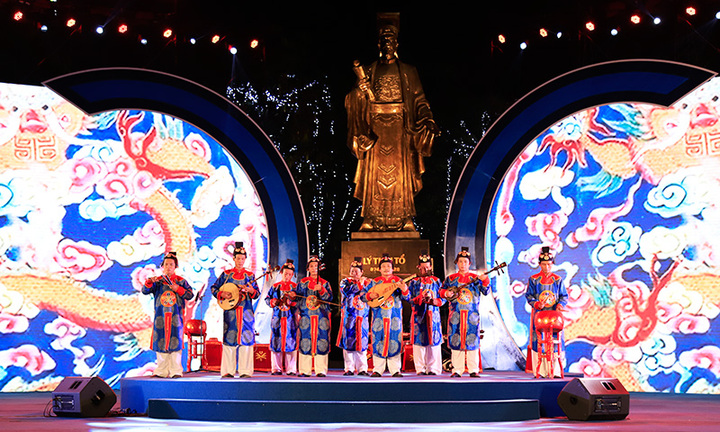 Ấn tượng chương trình nghệ thuật kỷ niệm 20 năm Hà Nội - “Thành phố Vì hòa bình”